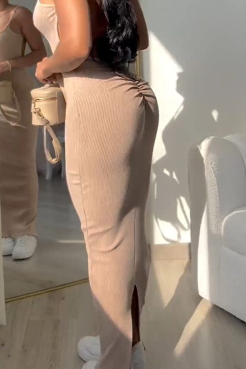 Beautiful Back And Hip-Hugging Dress (Pre-Sale)